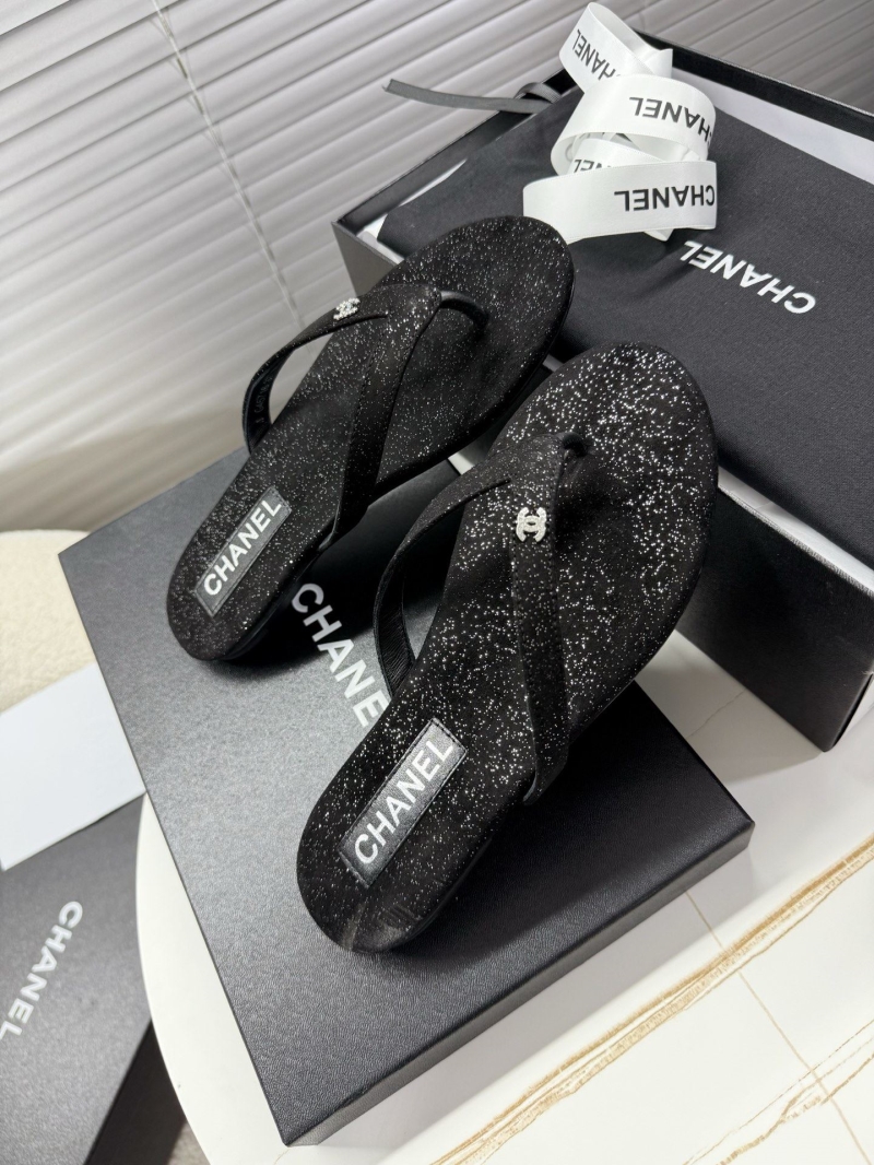 Ch**el slippers